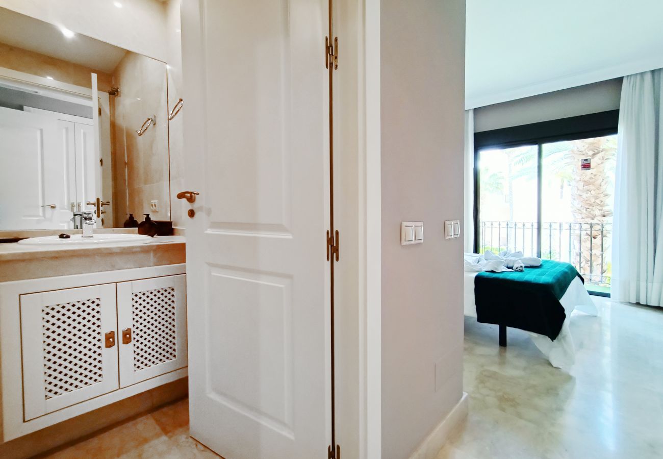 Ferienwohnung in Roda - Roda Golf Apartment Dubai - 9809