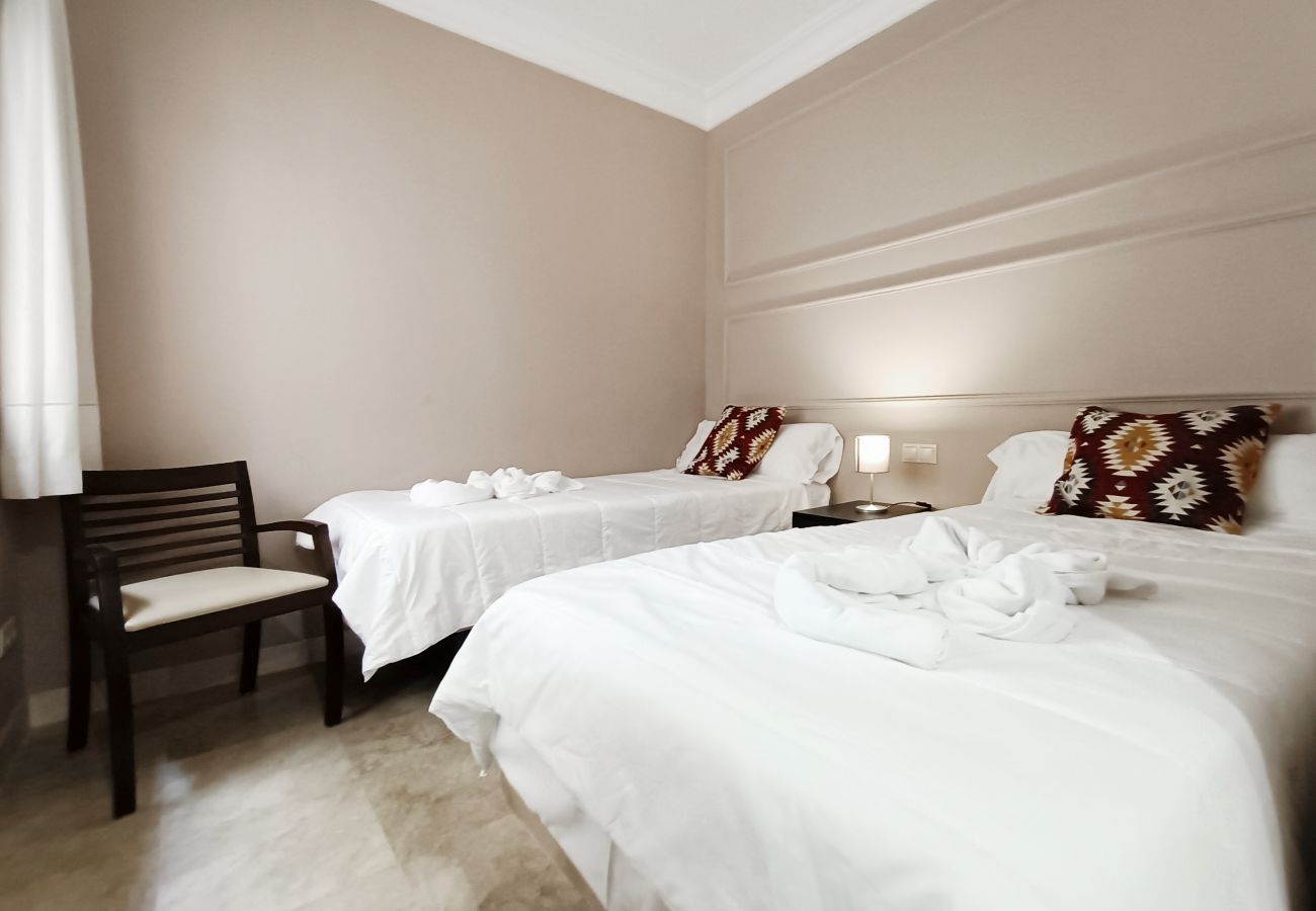 Ferienwohnung in Roda - Roda Golf Apartment Dubai - 9809