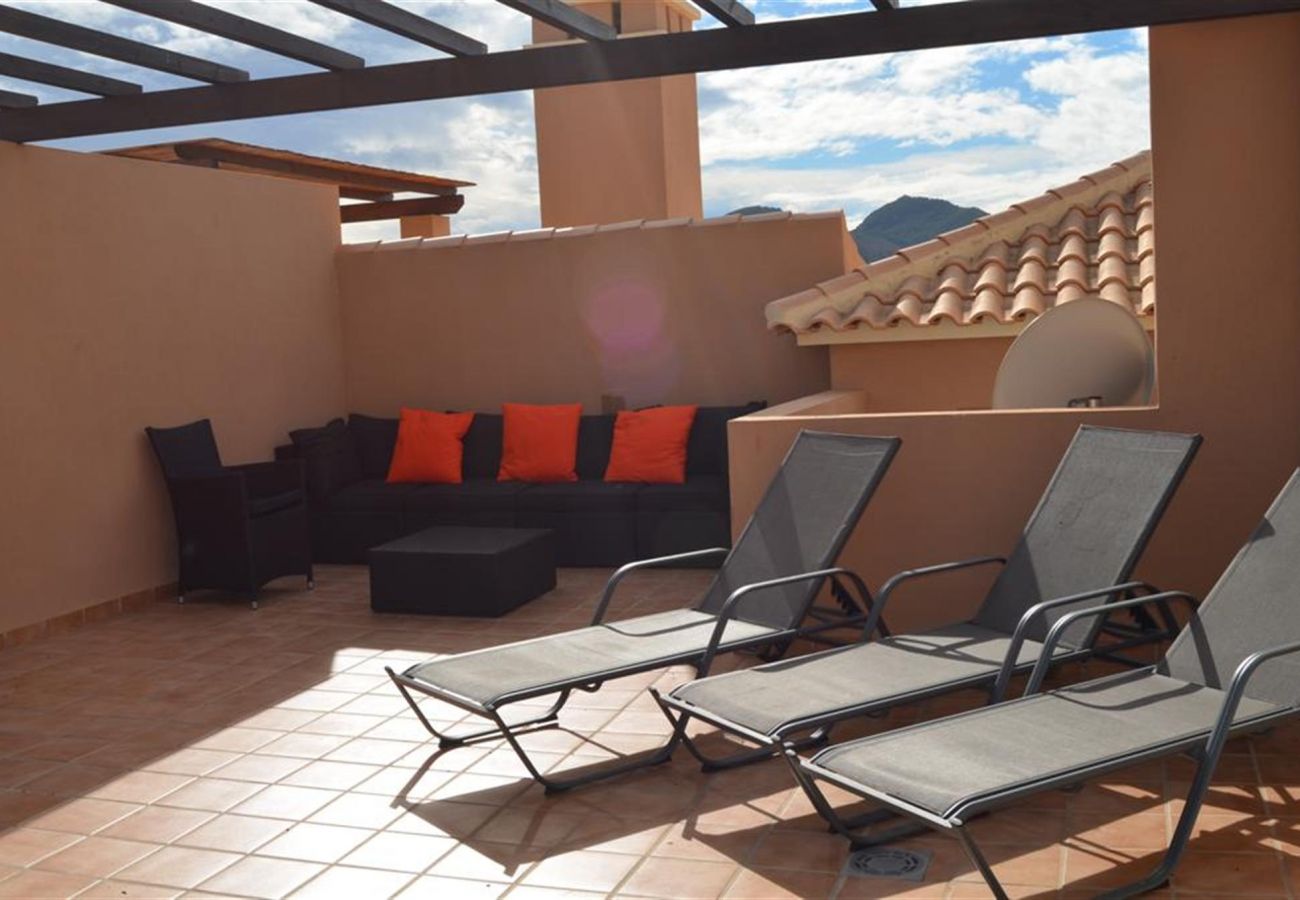 Gran terraza en la azotea bien amueblada para descansar - Resort Choice
