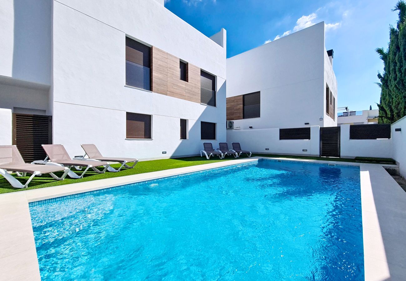 Penthouse de deux chambres avec piscine privée sur le toit à San Pedro del Pinatar