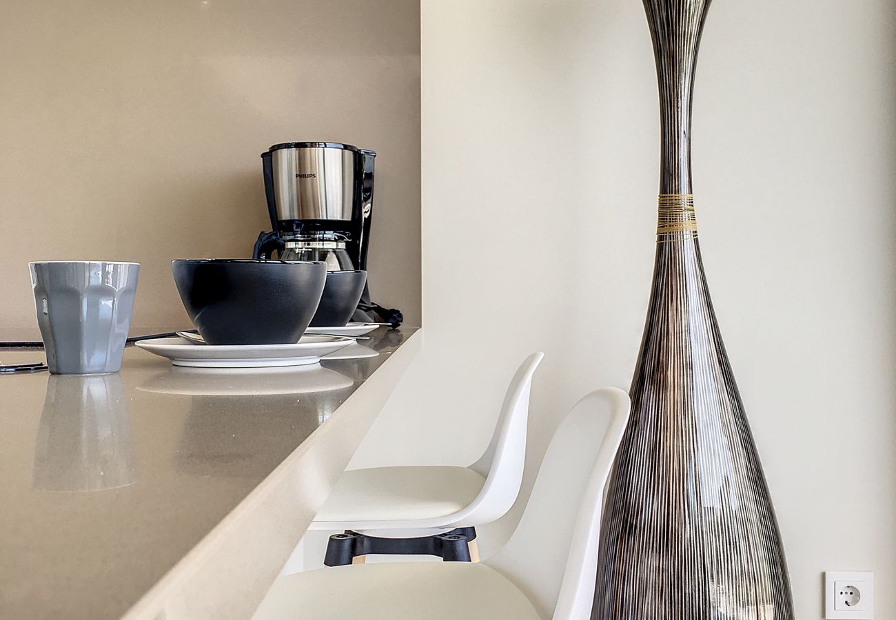 Apartamento em Mar de Cristal - Antilia Terrace Strelizia - 7309