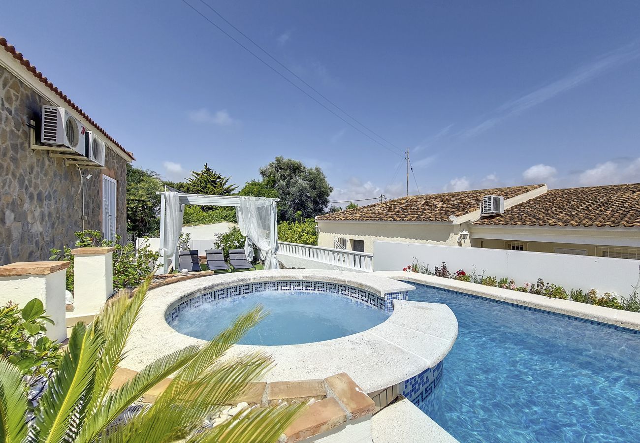 Villa em El Carmoli - El Carmoli Villa with Private Pool - 9409