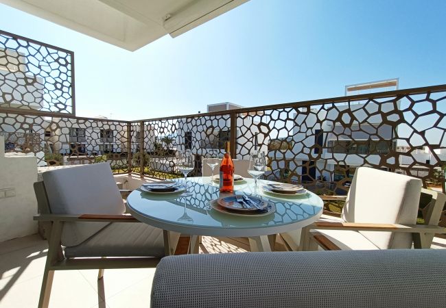 Apartamento em Mar de Cristal - The Gardens Apartment - 0610