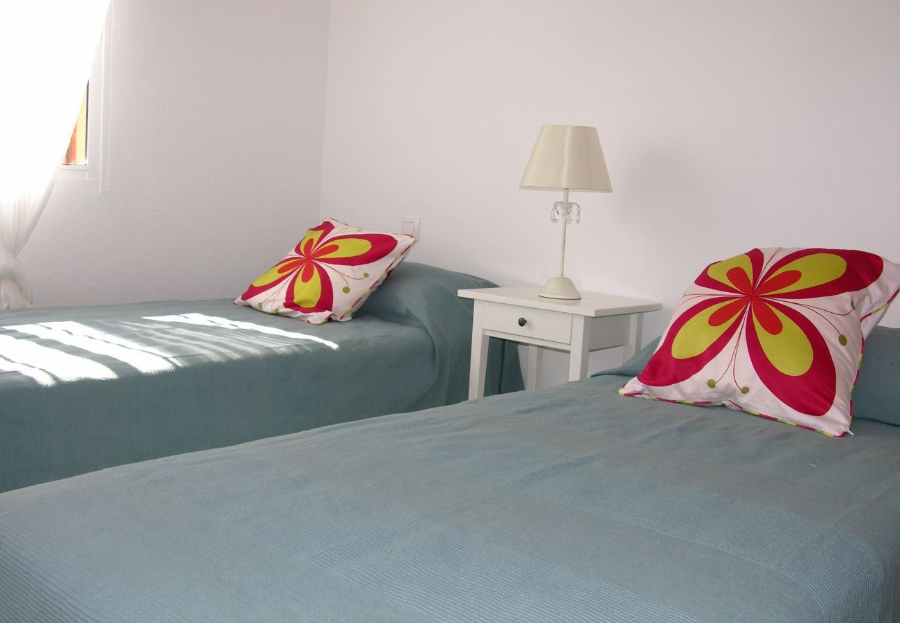 Two single bed bedrooom - Resort Choice