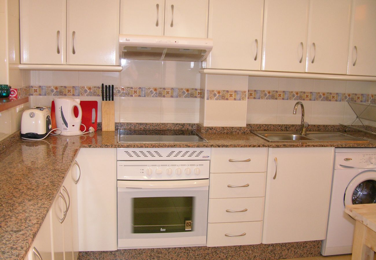 Soacious Kitchen equipped with modern appliances - Resort Choice