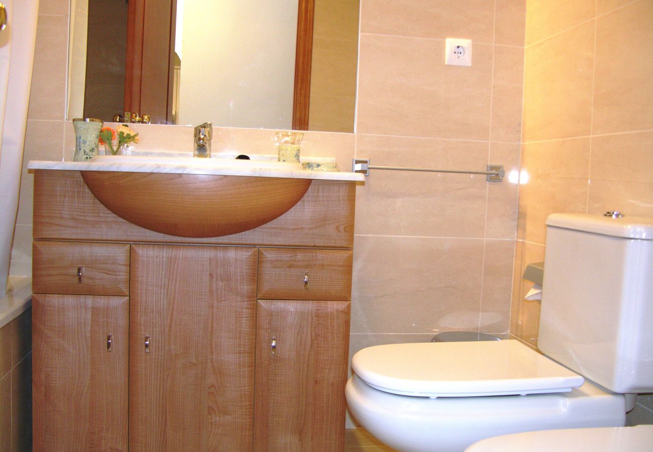Spacious modern bathroom - Resort Choice