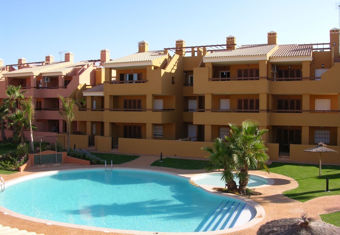 Ground floor apartment with communal swimming pool - Resort Choice