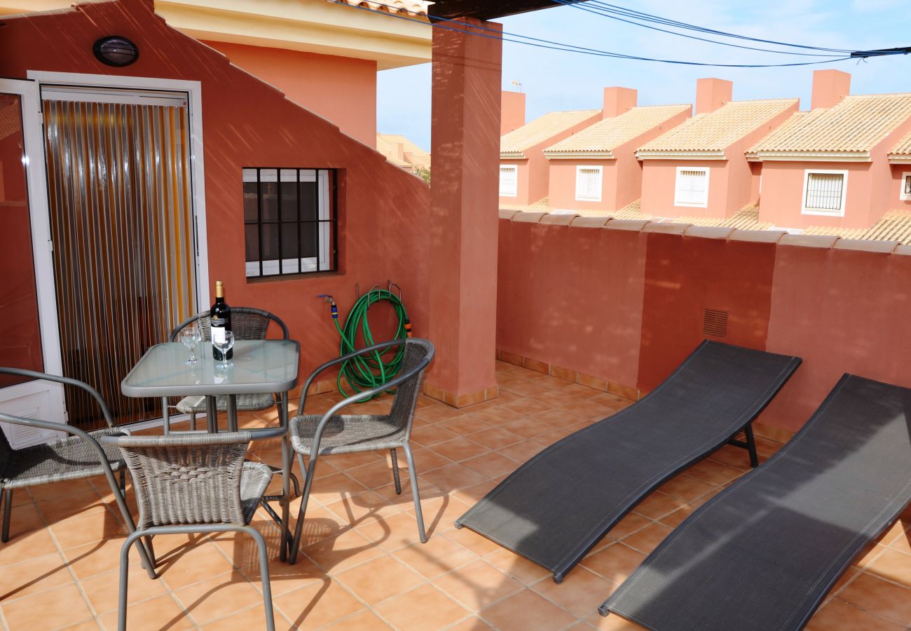 Spacious well equipped roof terrace - Resort Choice