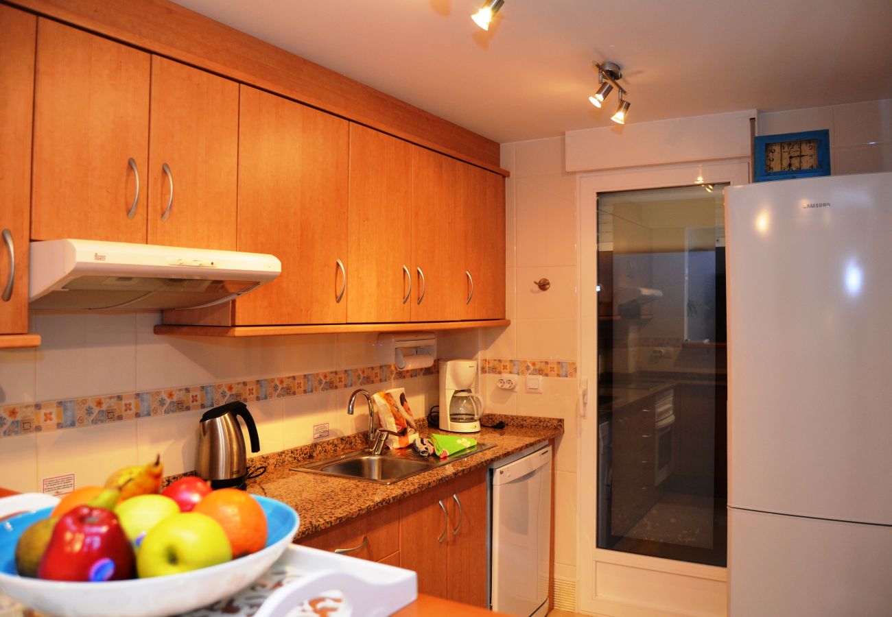 Spacious kitchen with modern kitchen appliances - Resort Choice