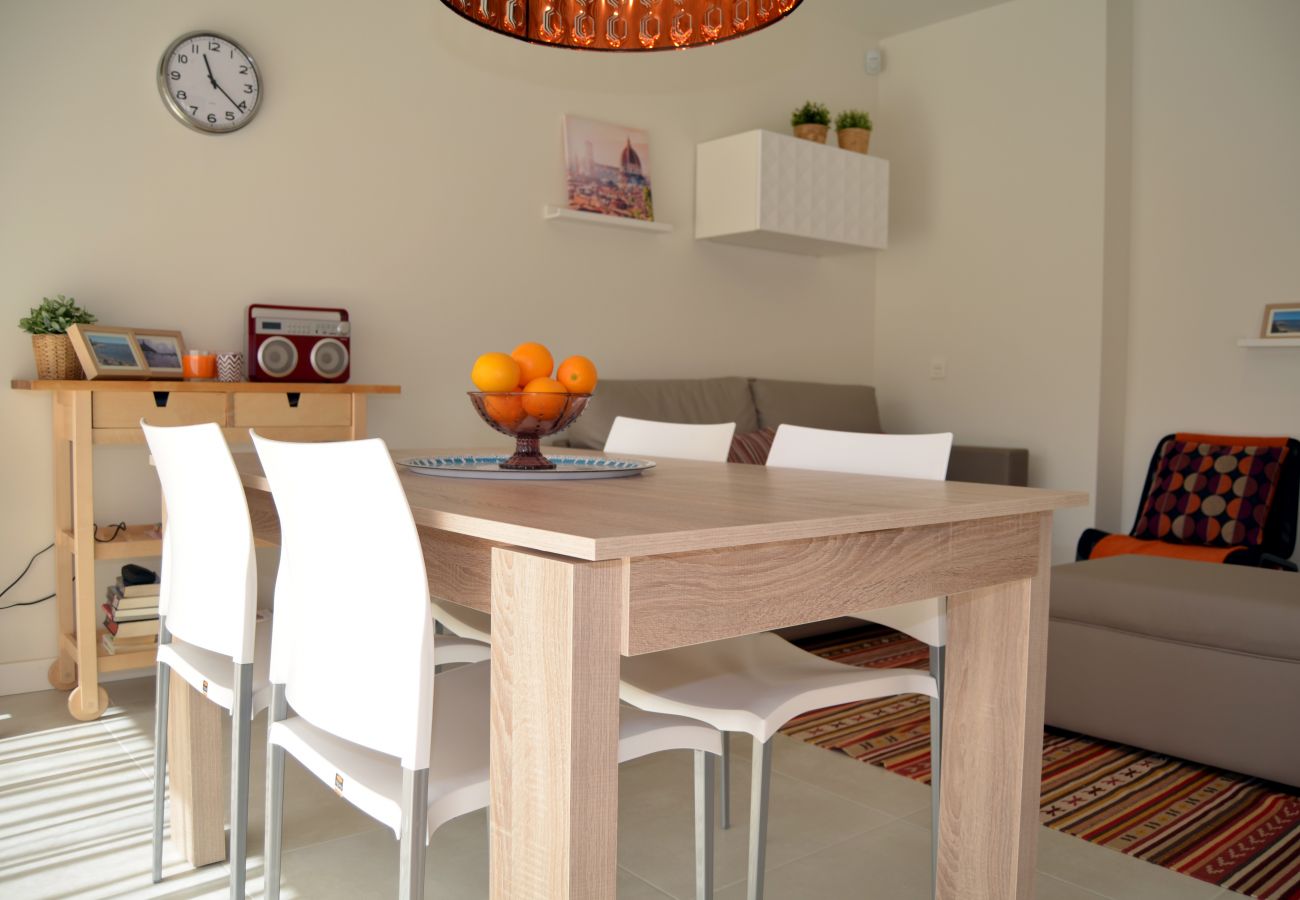 Beautiful dining room of Santiago de la Ribera apartment