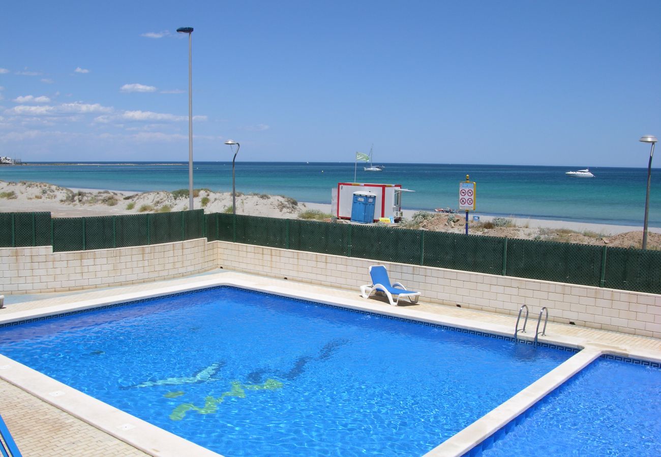 Beautiful swimming pool of Libertad Dos Playas apartment