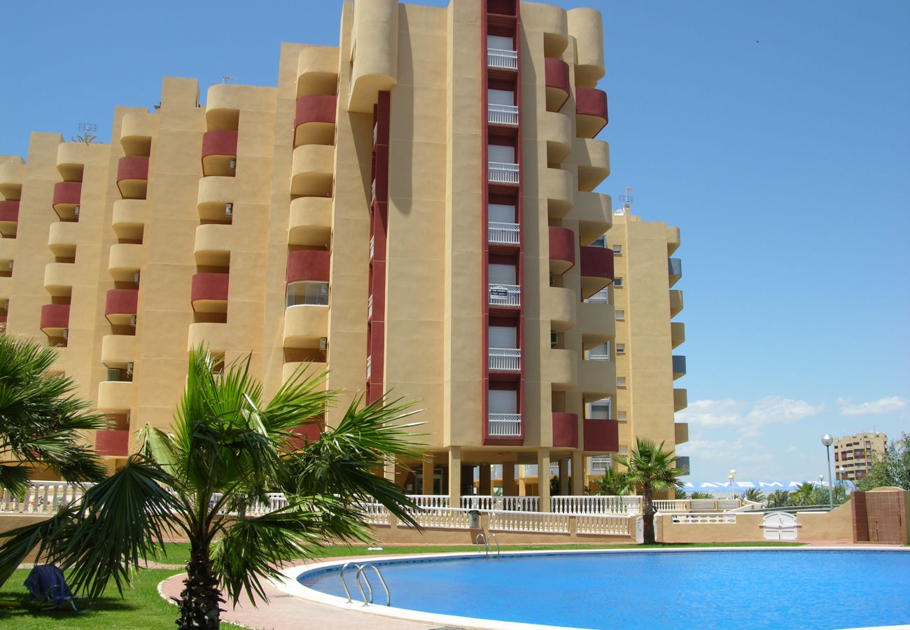 Large swimming pool in Los Miradores del Puerto complex - Resort Choice