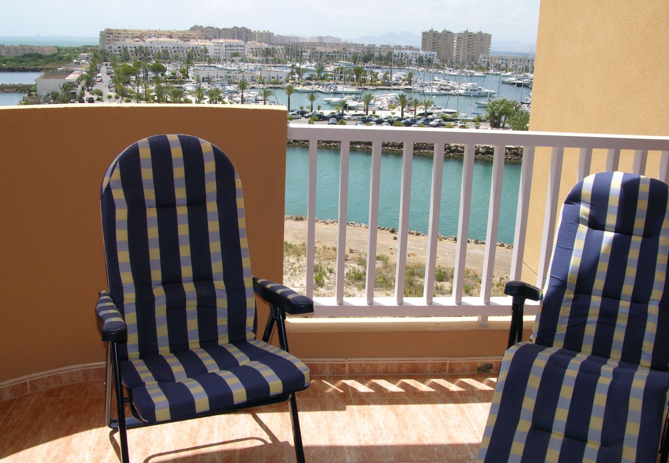 Spacious balcony in La Manga apartment with sitting area - Resort Choice