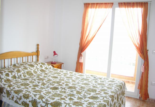 Double bed bedroom with amazing views from balcony - Resort Choice