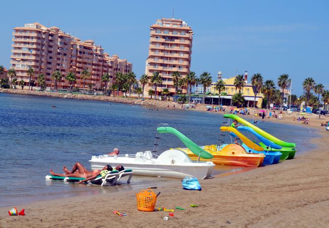 Boating, relaxation and water sports at La Manga beach - Resort Choice