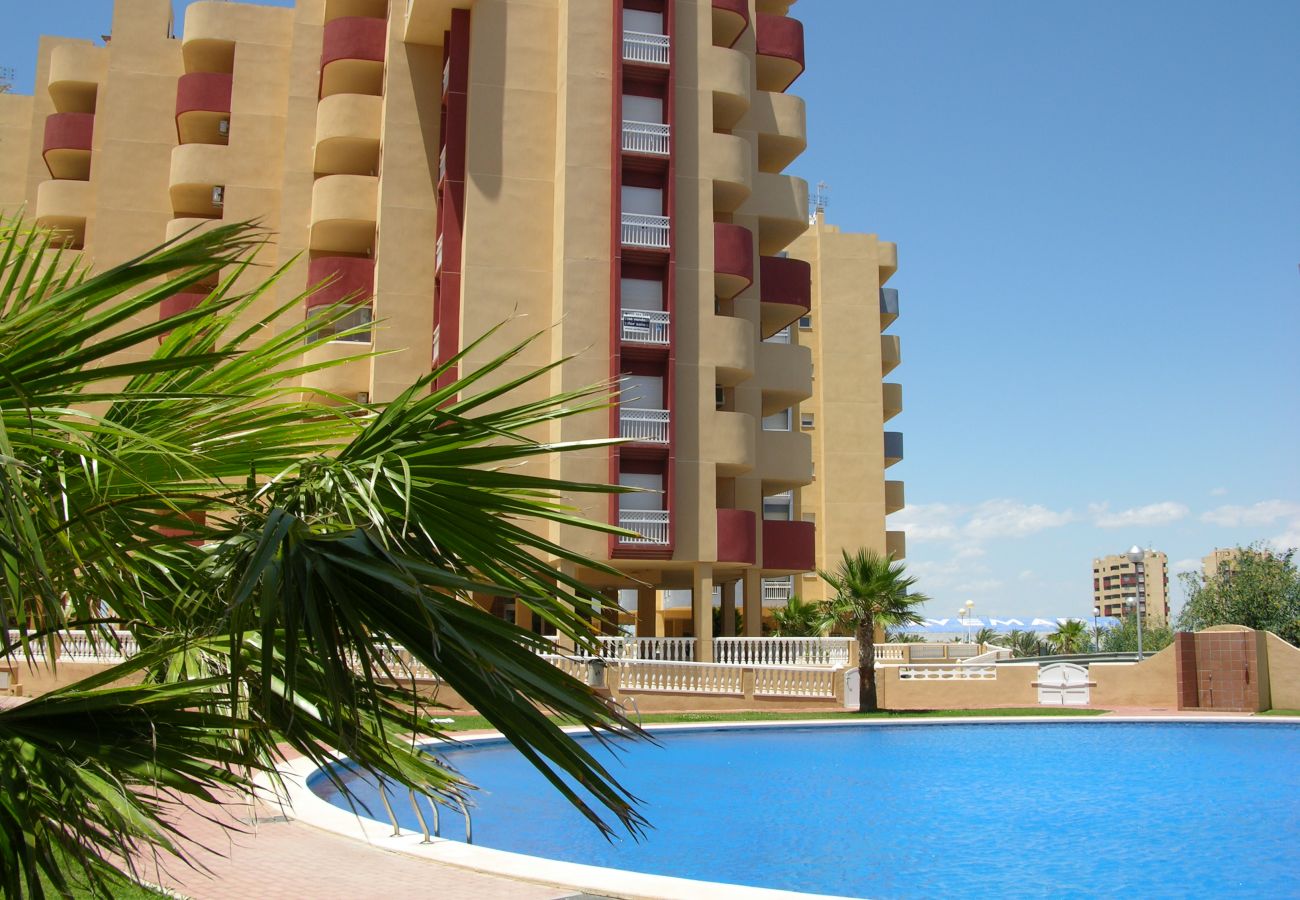 Large swimming pool in Los Miradores del Puerto complex - Resort Choice
