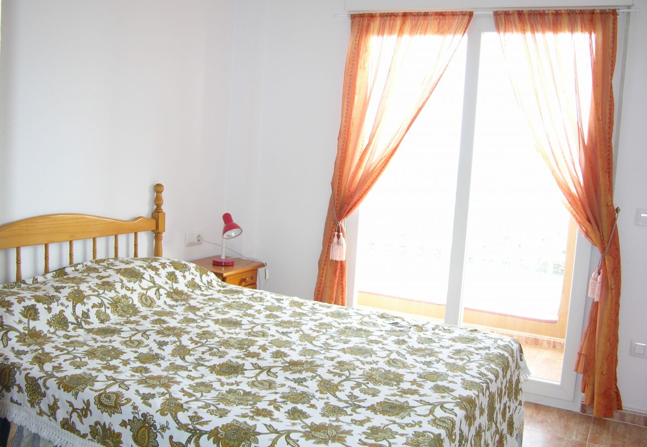 Double bed bedroom with amazing views from balcony - Resort Choice