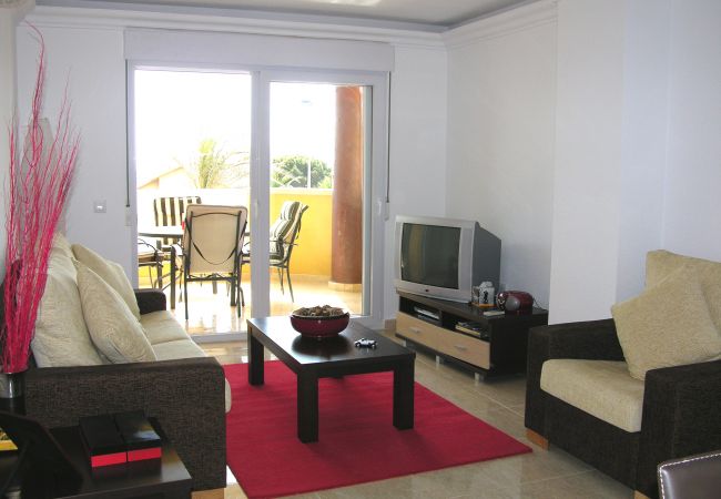 Modern living room well equipped - Resort Choice