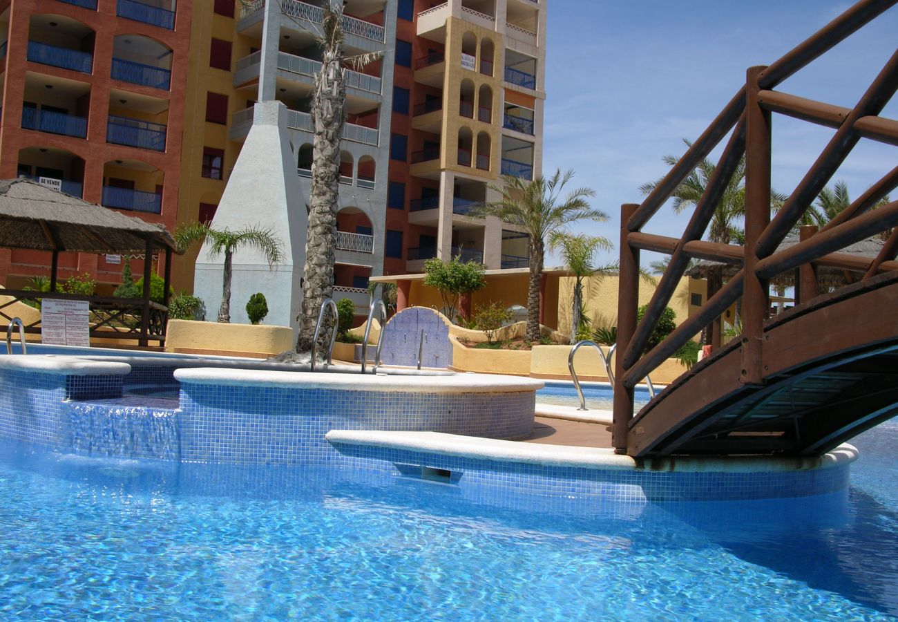 Beautiful Swimming Pool of Verdemar Apartment