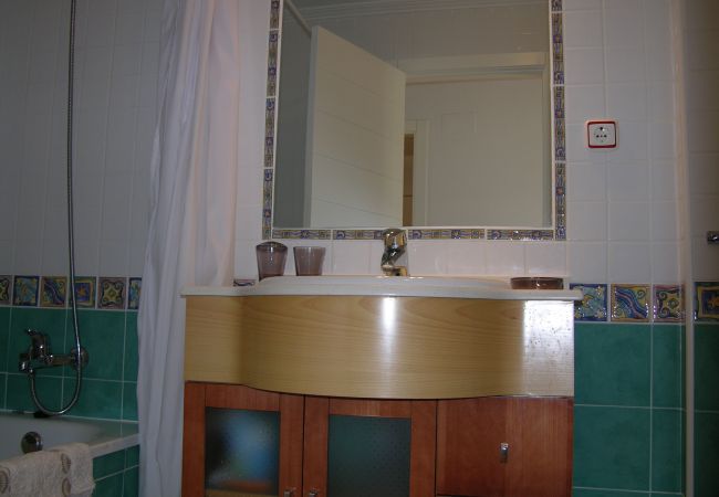 Fully Equipped Bathroom of Verdemar Apartment