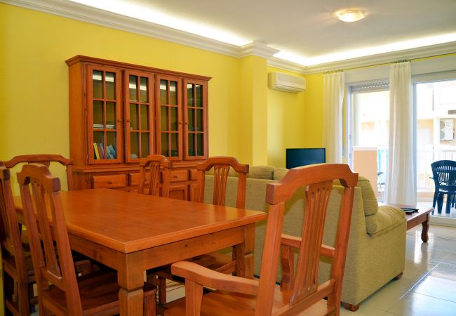 Well equipped dining area with modern dining furniture