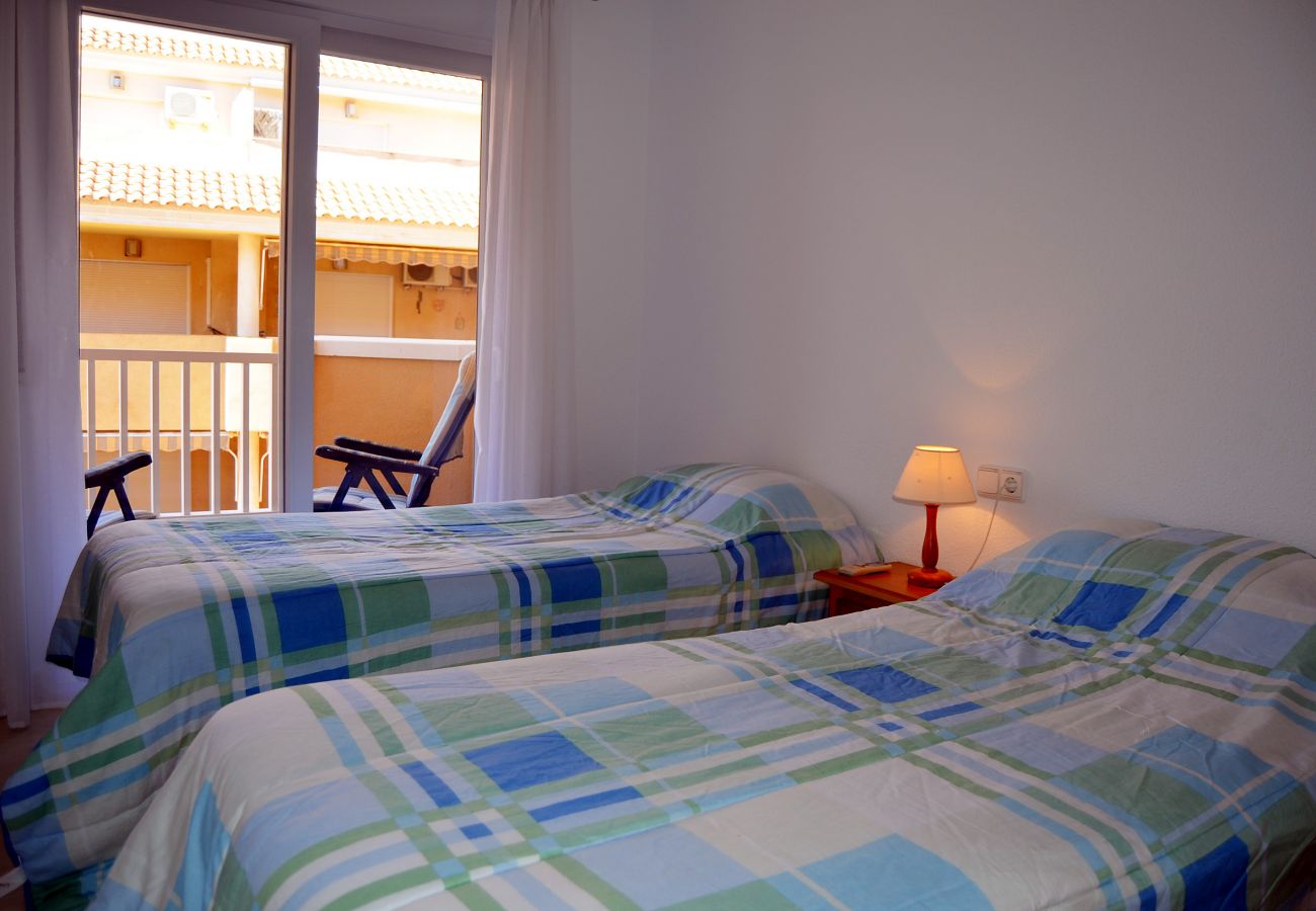 2 Single bed spacious bedroom - Resort Choice