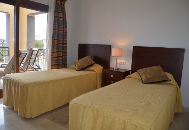 2 single bed bedroom in apartment rental - Resort Choice