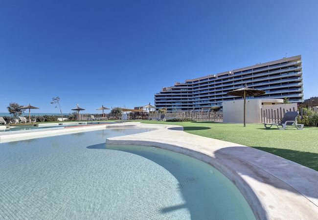 Los Flamencos is a modern beach resort on the shores of the Mar Menor.