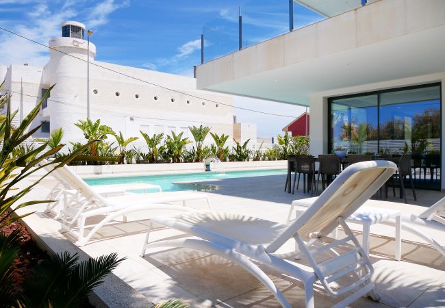 Вилла на El Carmoli - Casa Blanca - 3710 Вилла на El Carmoli - Casa Blanca - 3710