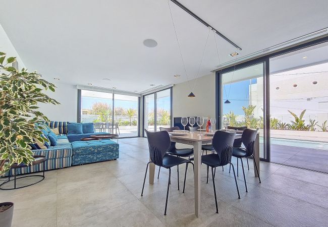 Вилла на El Carmoli - Casa Blanca - 3710 Вилла на El Carmoli - Casa Blanca - 3710