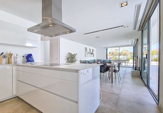 Вилла на El Carmoli - Casa Blanca - 3710 Вилла на El Carmoli - Casa Blanca - 3710