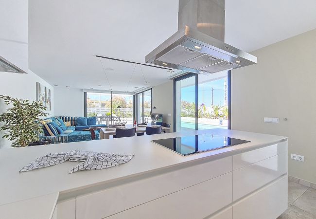 Вилла на El Carmoli - Casa Blanca - 3710 Вилла на El Carmoli - Casa Blanca - 3710
