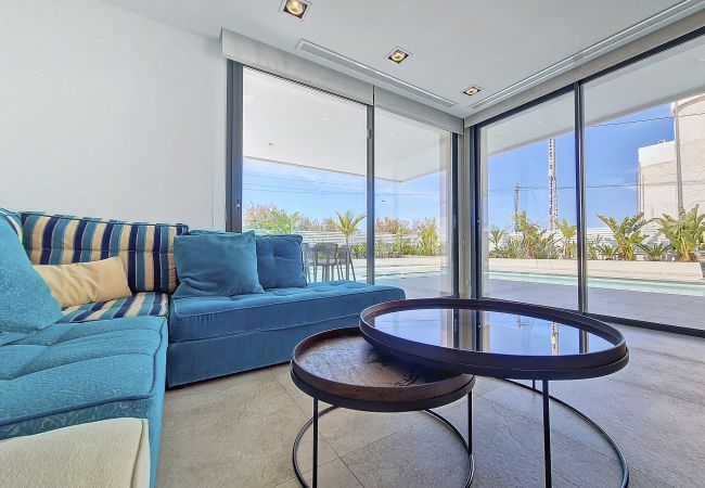 Вилла на El Carmoli - Casa Blanca - 3710 Вилла на El Carmoli - Casa Blanca - 3710