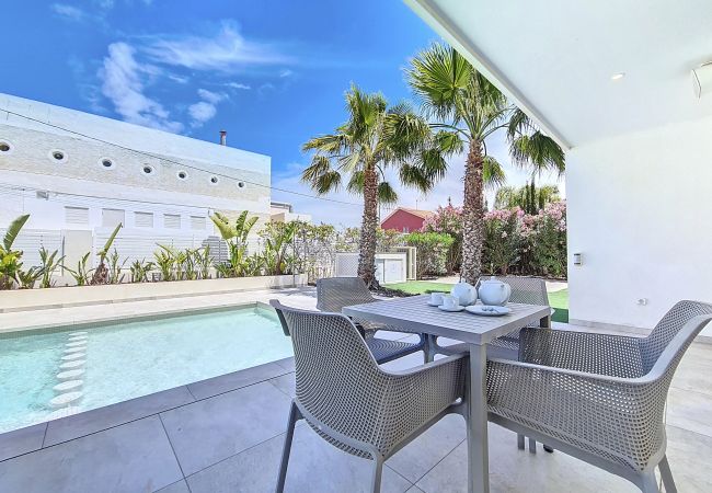 Вилла на El Carmoli - Casa Blanca - 3710 Вилла на El Carmoli - Casa Blanca - 3710