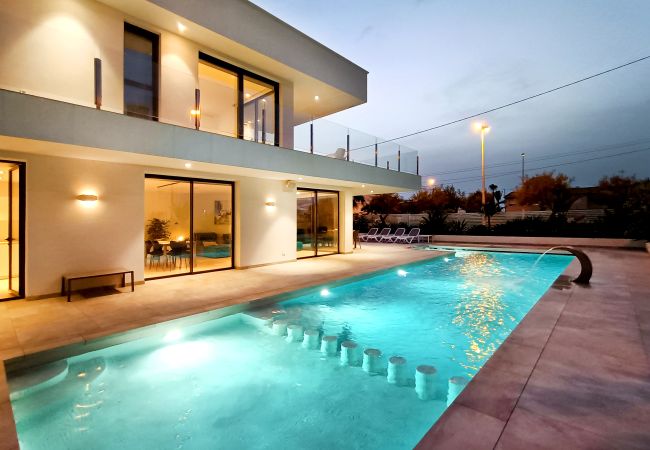 Вилла на El Carmoli - Casa Blanca - 3710 Вилла на El Carmoli - Casa Blanca - 3710